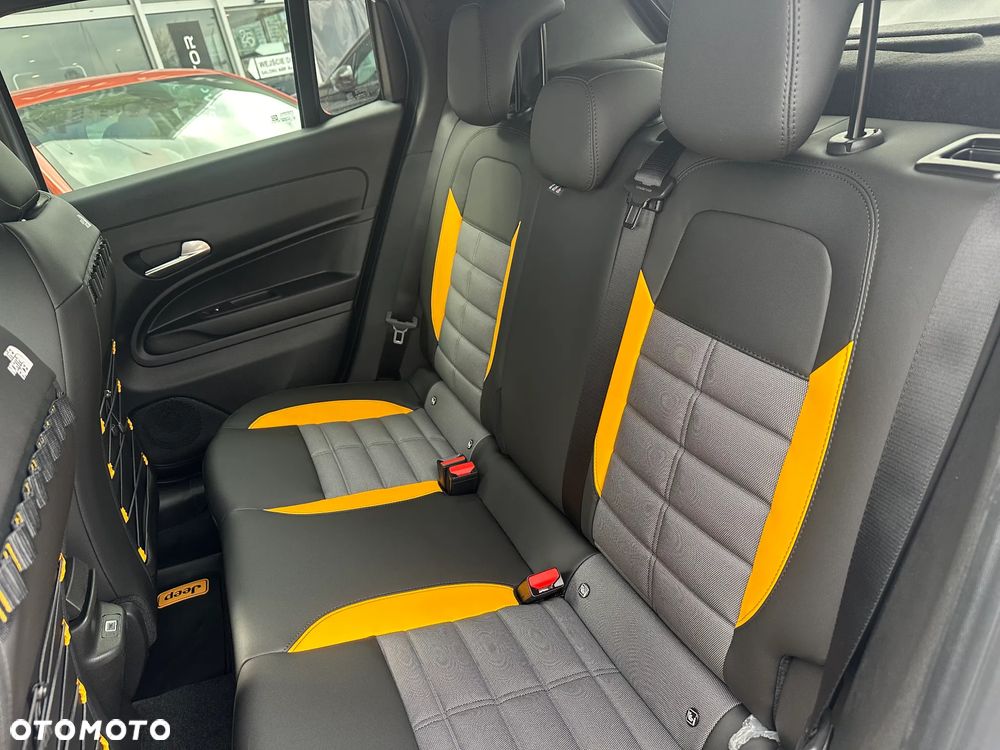 Jeep Avenger 1.2 T3 mHEV The North Face 4xe eDCT6 - 19