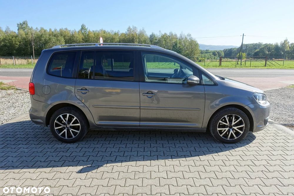 Volkswagen Touran 2.0 TDI DPF STYLE - 4