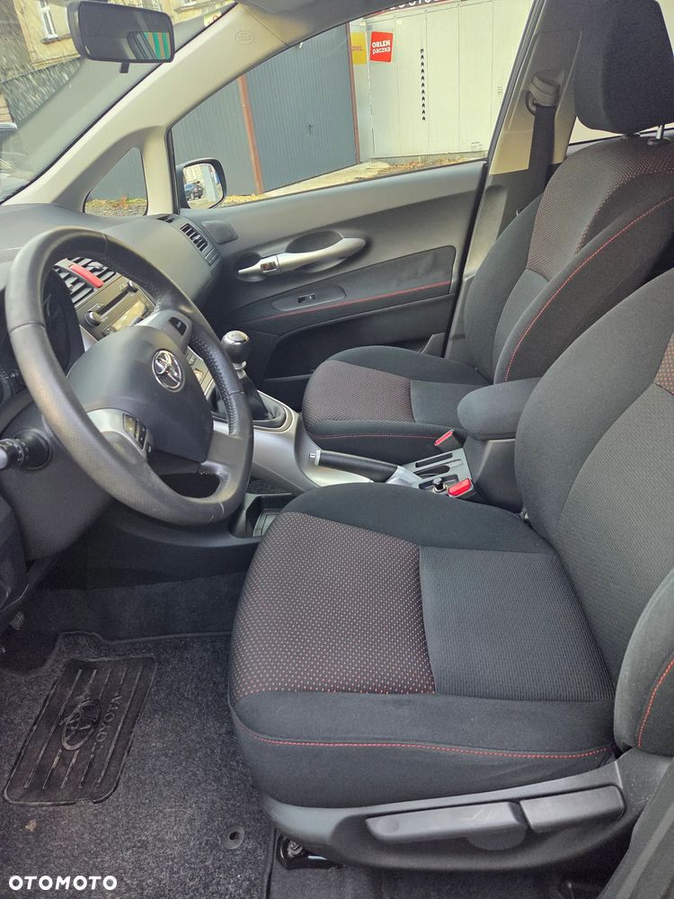 Toyota Auris 1.6 Valvematic Executive - 11