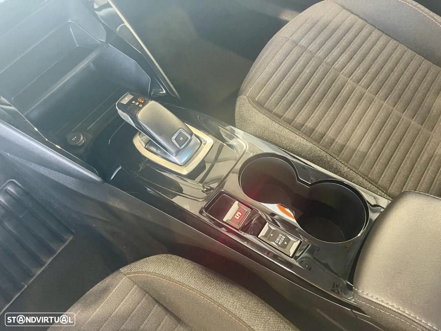 Peugeot 2008 1.2 PureTech Active Pack EAT8 - 15