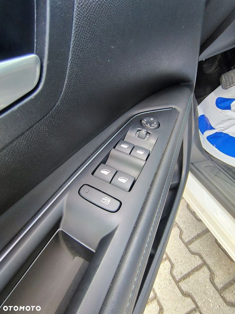 Peugeot 3008 1.2 PureTech Active Pack S&S EAT8 - 14