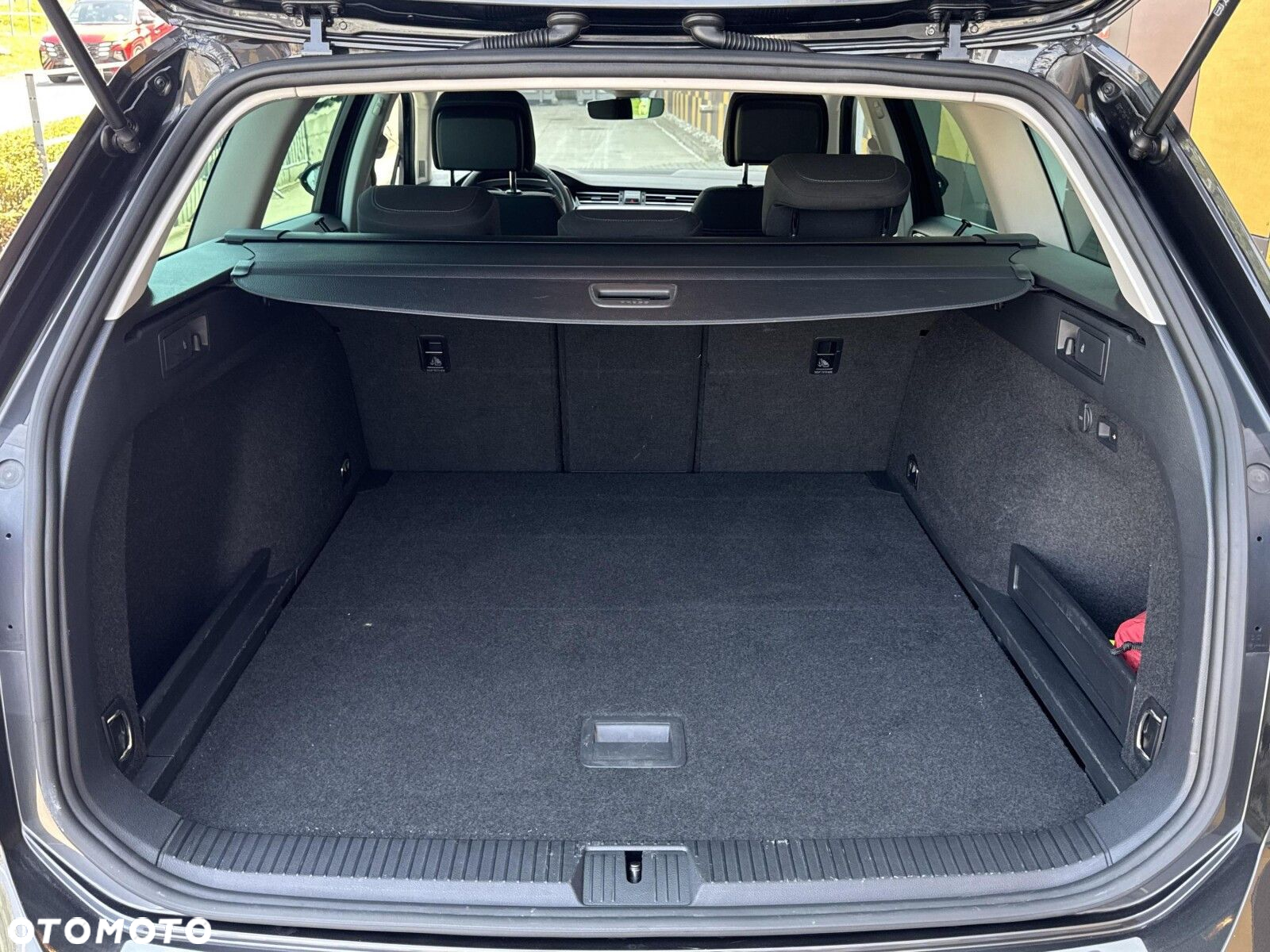 Volkswagen Passat 2.0 TDI Business DSG - 34