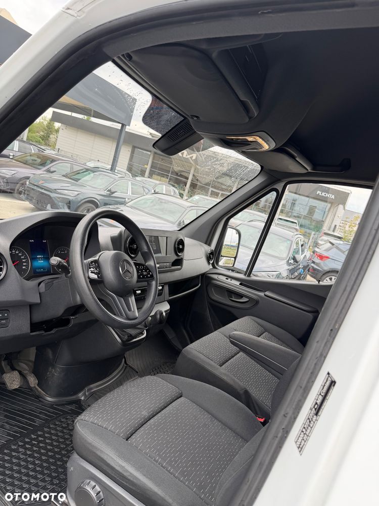 Mercedes-Benz Sprinter L4H2 - 33
