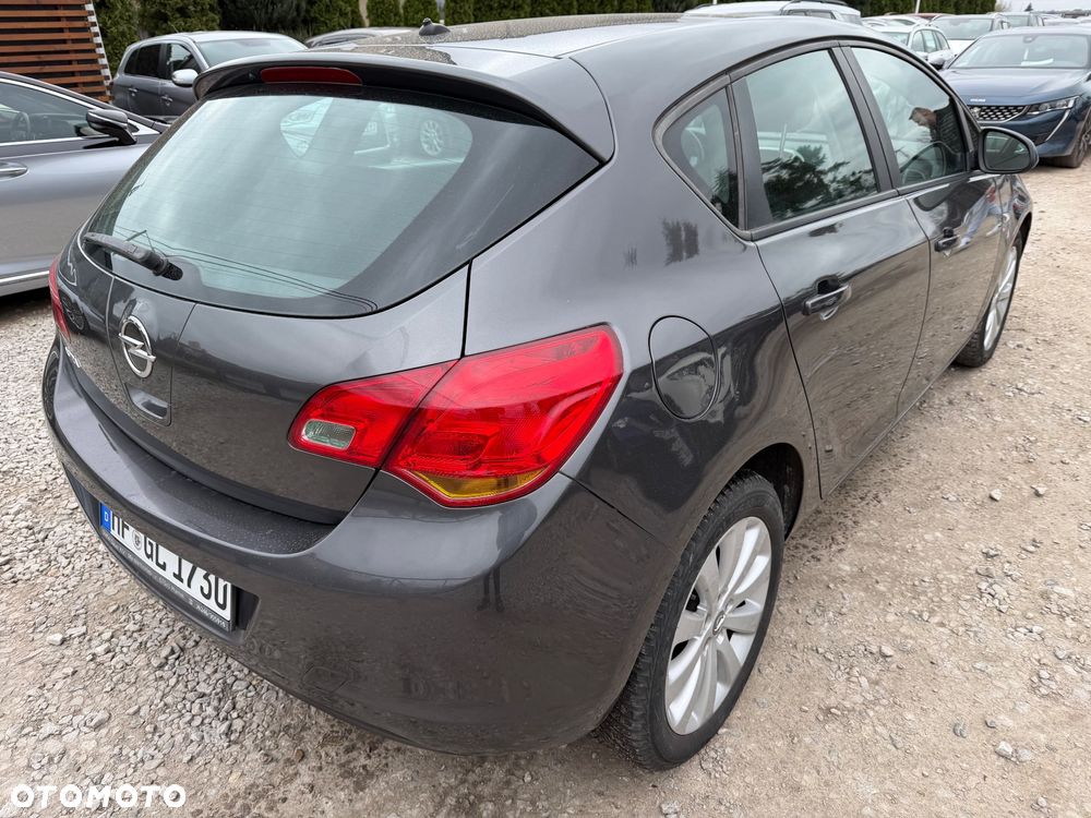Opel Astra 1.6 Active - 11