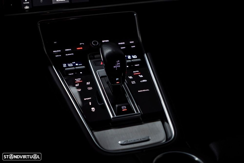 Porsche Panamera 4 S - 23