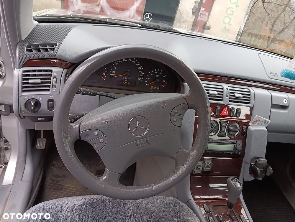 Mercedes-Benz Klasa E - 13