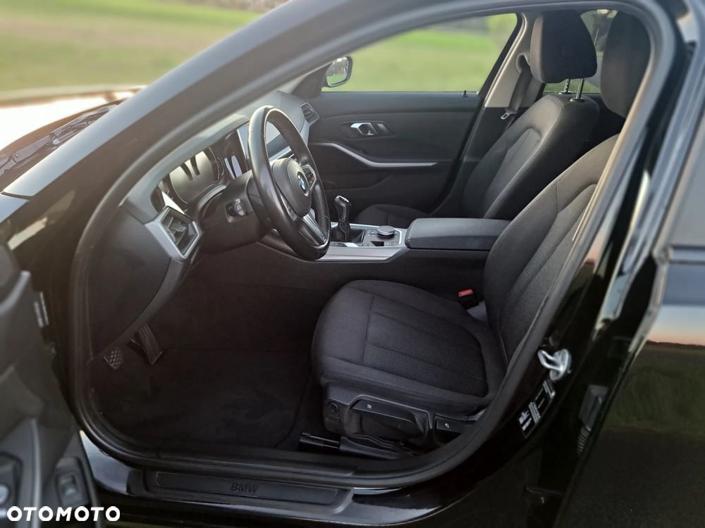 BMW Seria 3 320d - 15