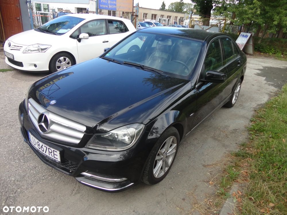 Mercedes-Benz Klasa C 180 BlueEFFICIENCY Avantgarde - 2