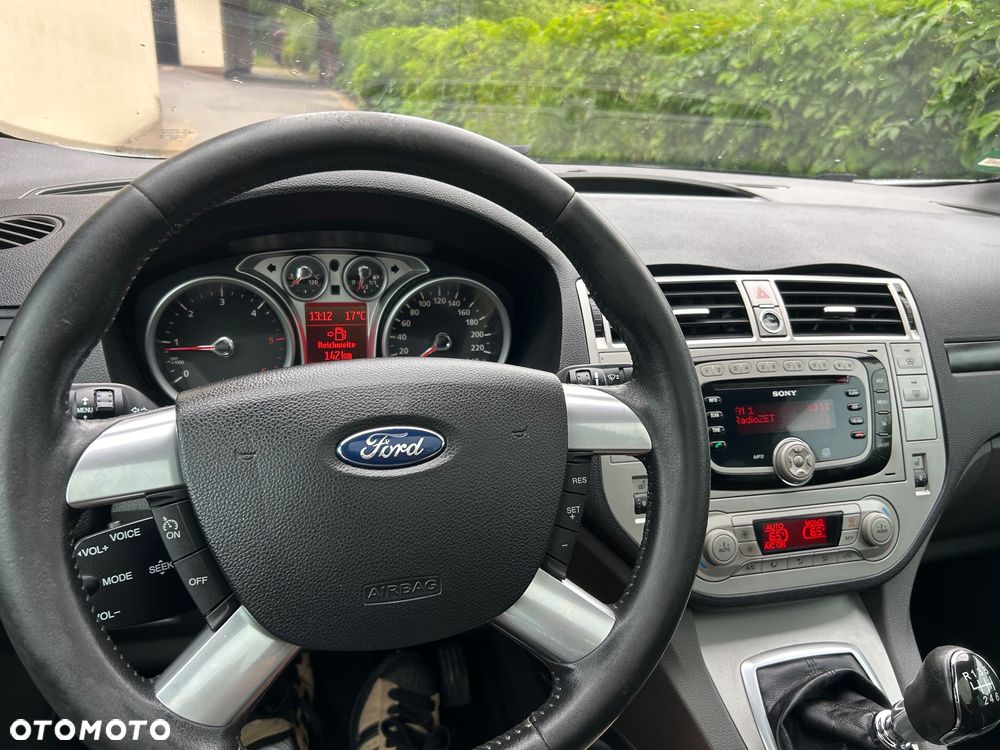Ford Kuga 2.0 TDCi 2x4 Titanium - 18