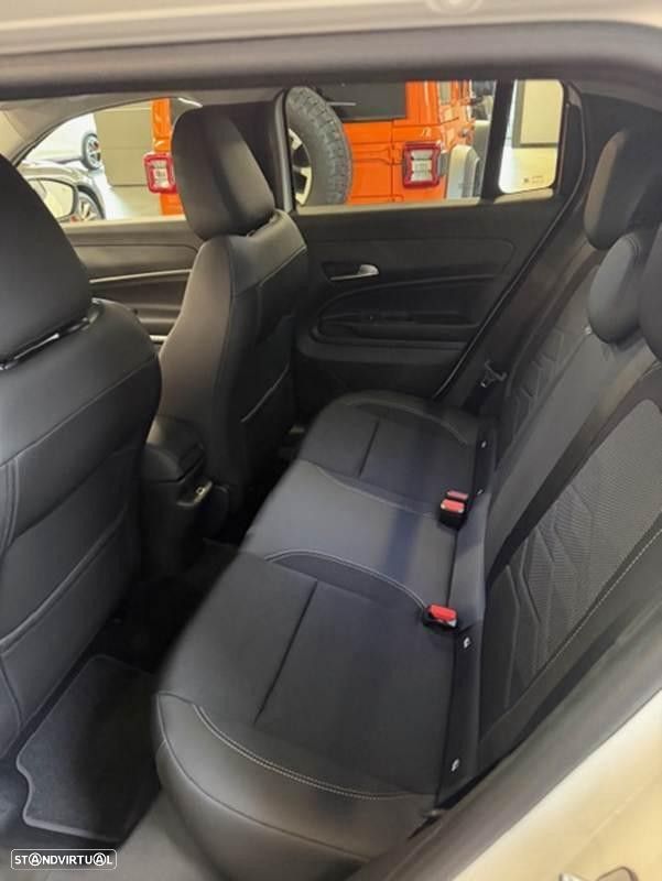 Jeep Avenger 1.2 GSE T3 Summit - 18