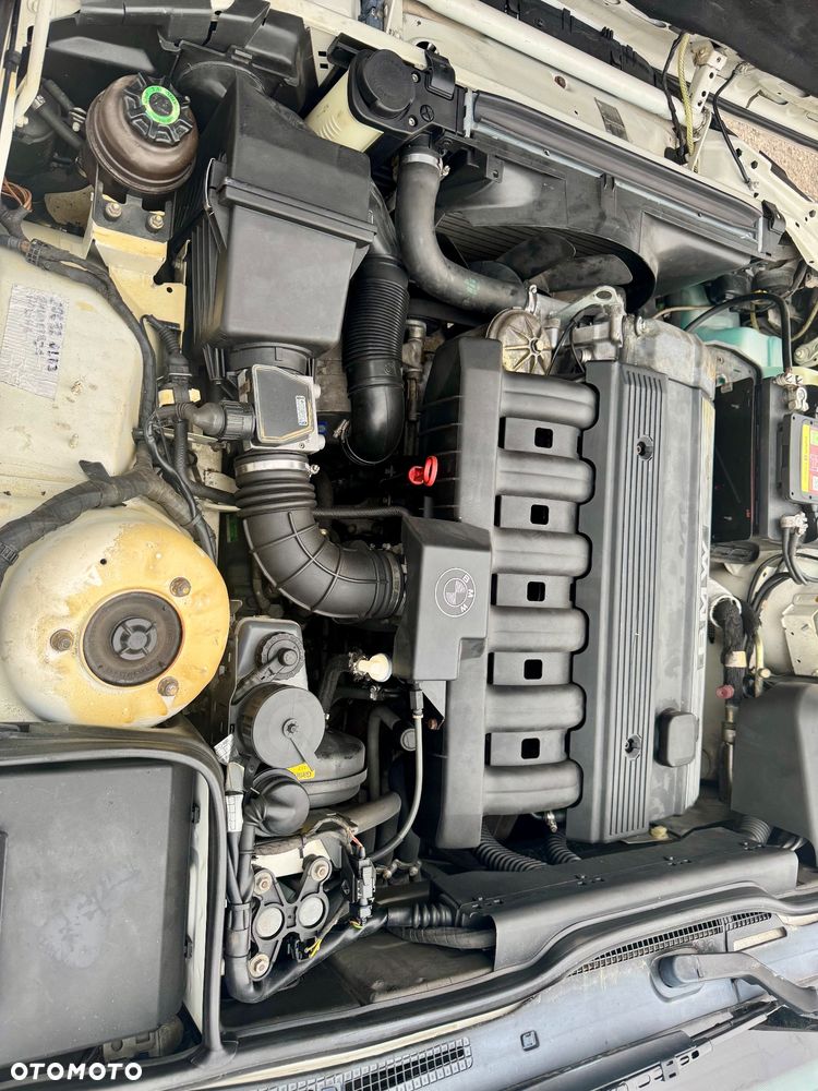 BMW Seria 5 520i - 5