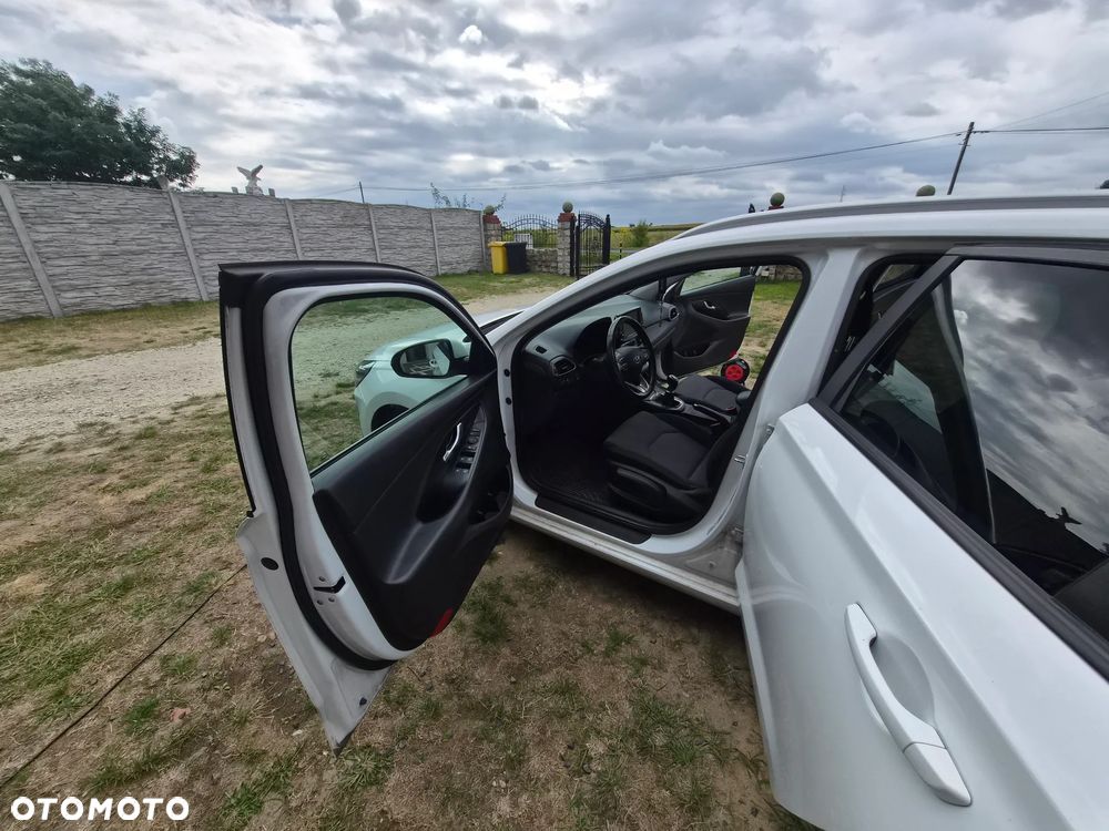 Hyundai i30 1.6 D Comfort - 10