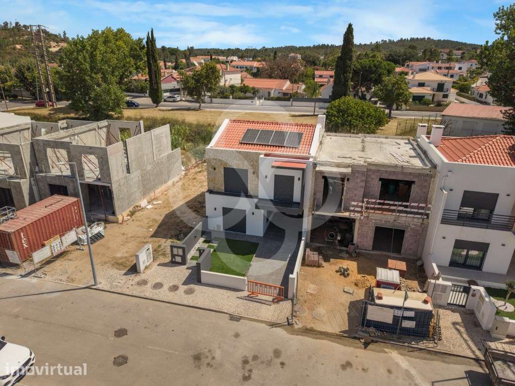 Moradia T3 com jardim em fase de construção em Sesimbra Setúbal - Grande imagem: 5/25