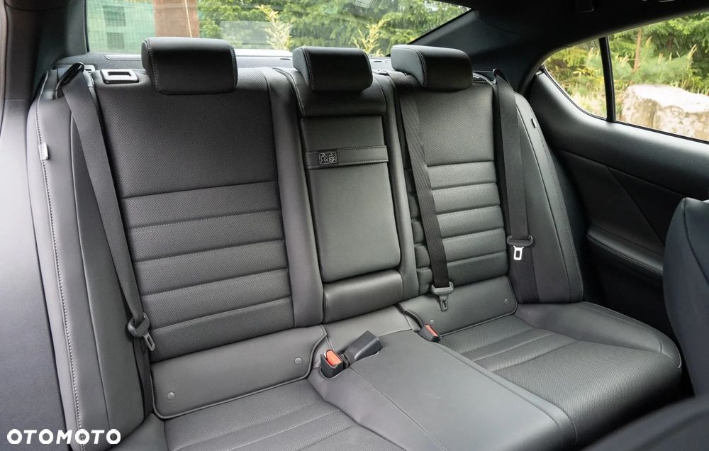Lexus Inny - 18
