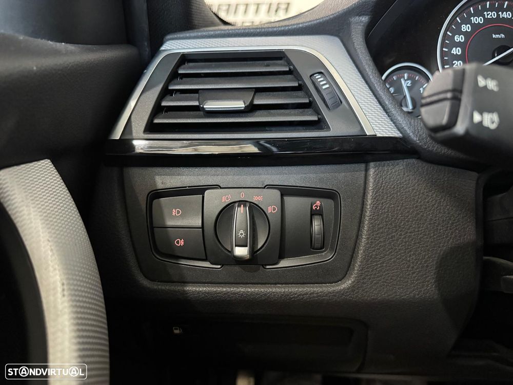 BMW 330 e iPerformance Pack M - 17