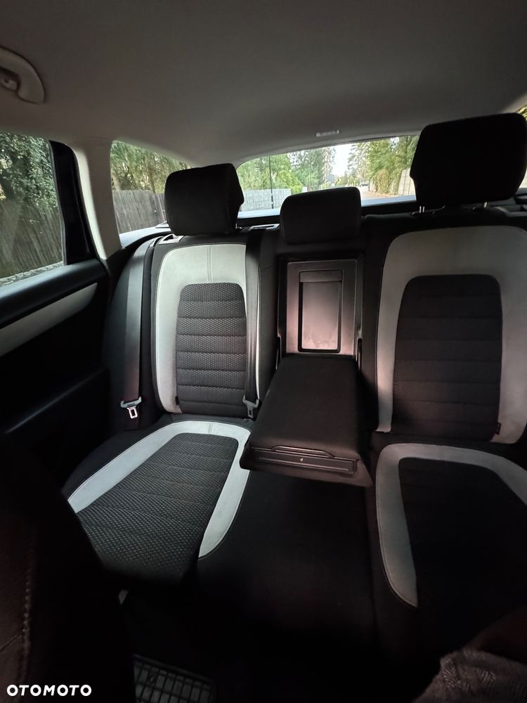 Volkswagen Passat - 17