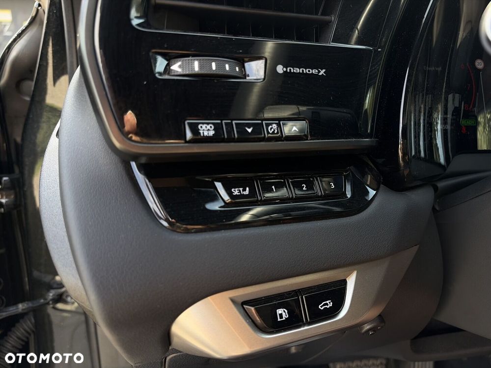 Lexus RX 450h+ F Sport Design - 28