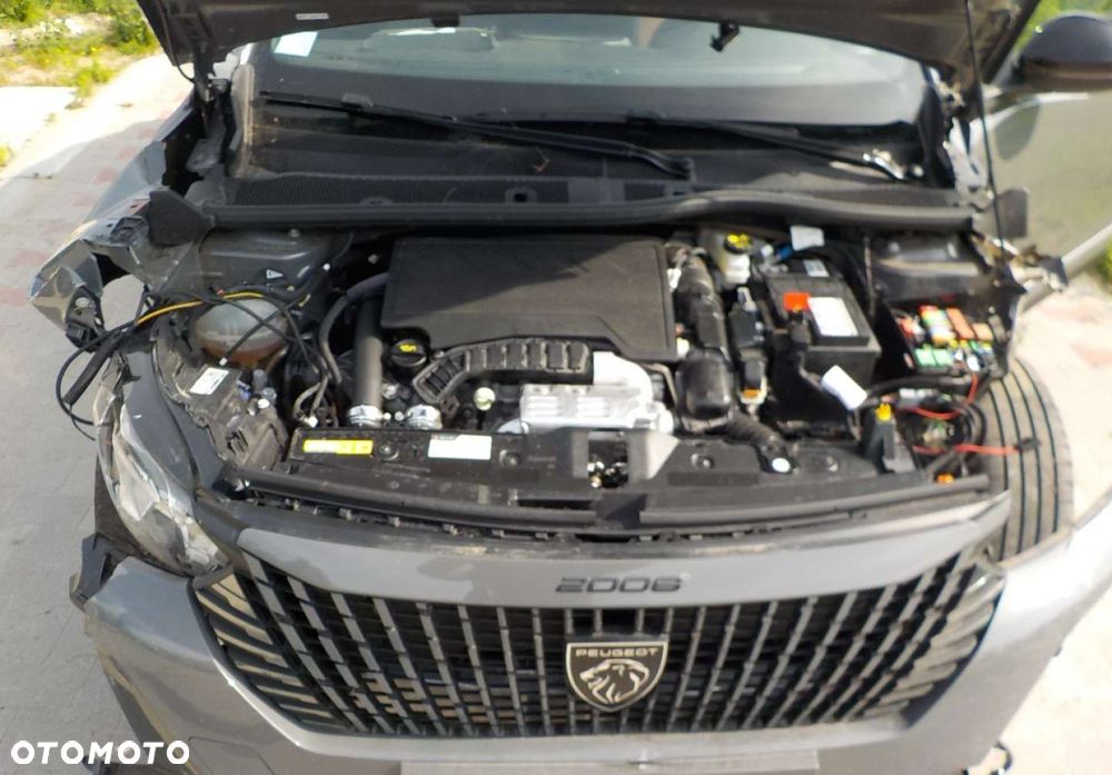 Peugeot 2008 - 8