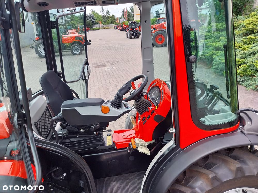 ANTONIO CARRARO TR 8900 TR 8900 silnik KUBOTA Obrotowy Fotel ! Skrzynia bezstopniowa TONY - 16
