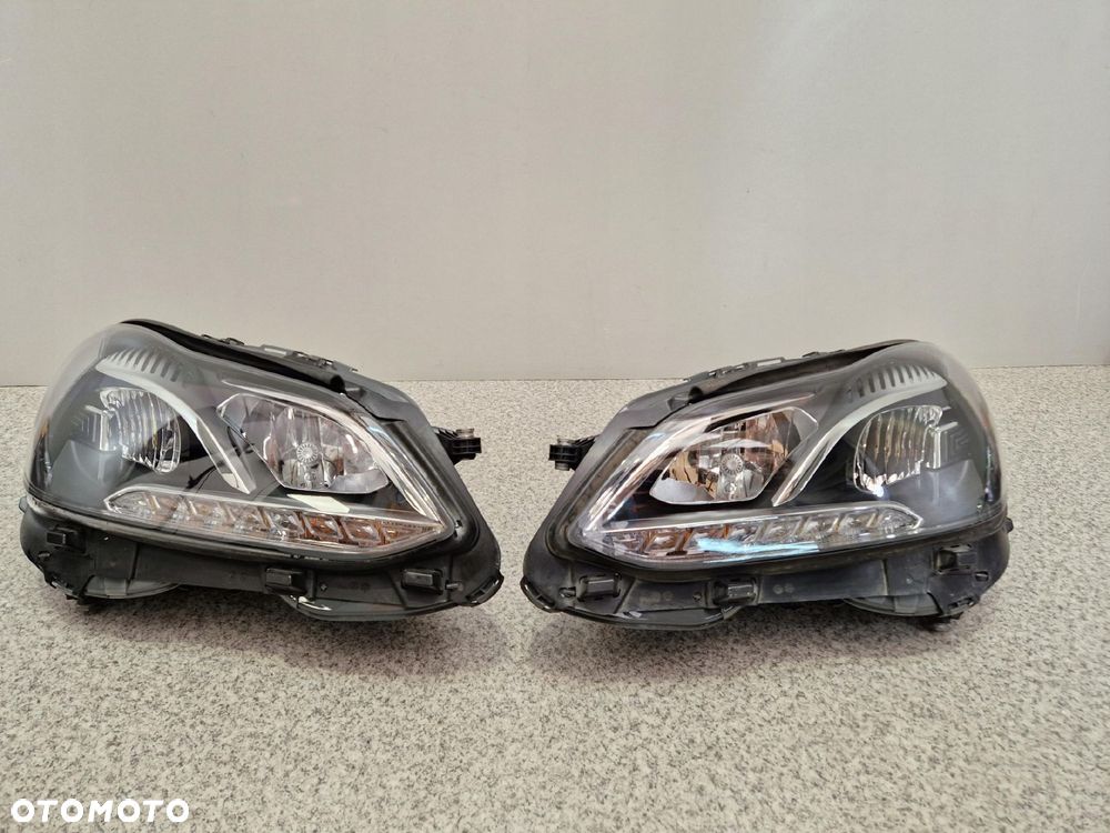 MERCEDES E W212 LIFT LAMPY PRZEDNIE LEWA PRAWA LAMPA - 1