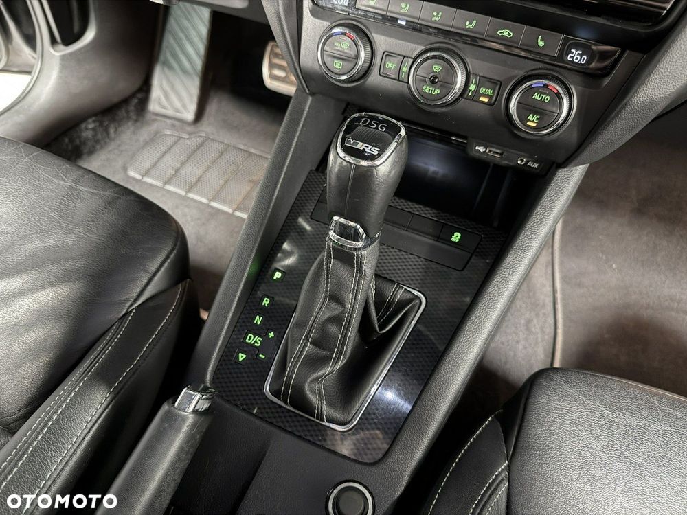 Skoda Octavia 2.0 TDI RS DSG - 25