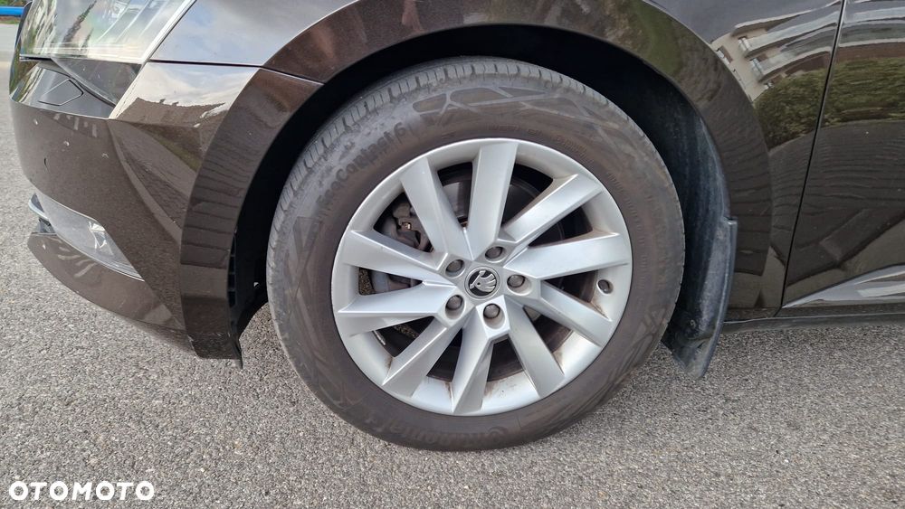 Skoda Superb 2.0 TDI Ambition - 14
