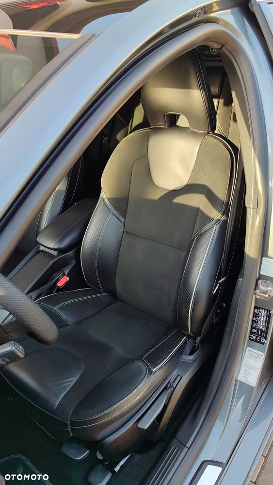 Volvo V40 D3 Momentum - 20