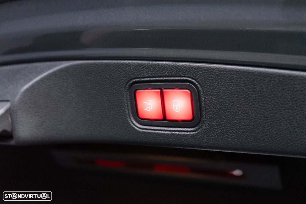 Mercedes-Benz E 220 d AMG Line - 19