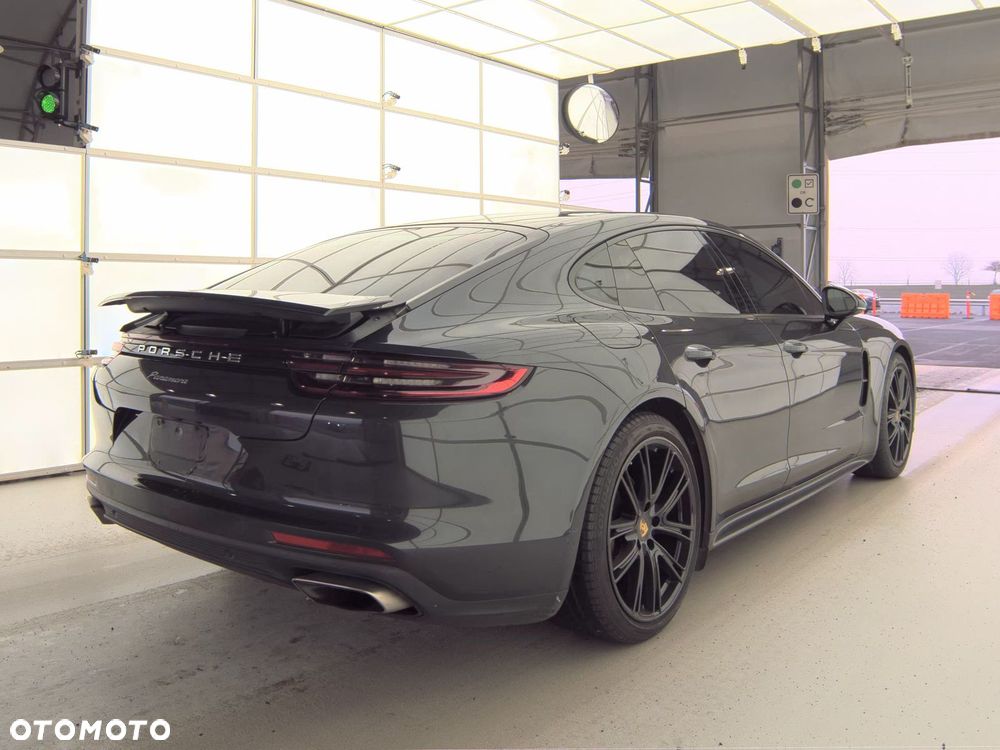 Porsche Panamera PDK - 5