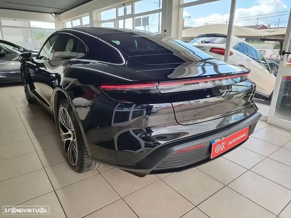 Porsche Taycan 4S - 36