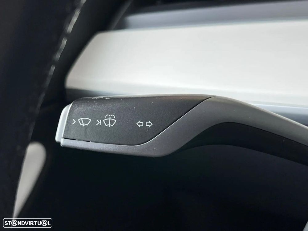 Tesla Model 3 Standard Range Plus RWD — fotografia 14