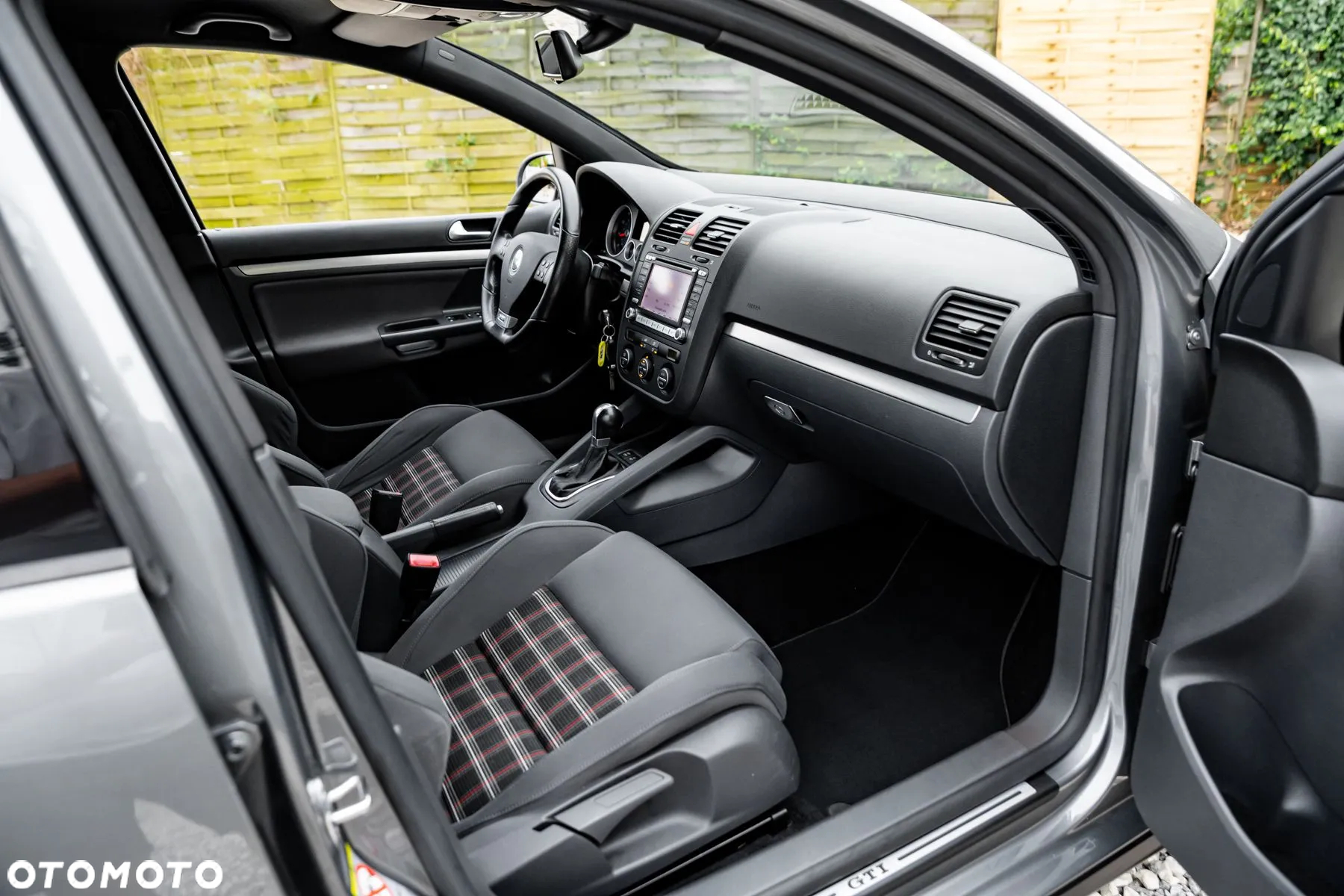 Volkswagen Golf 2.0 GTI DSG - 24