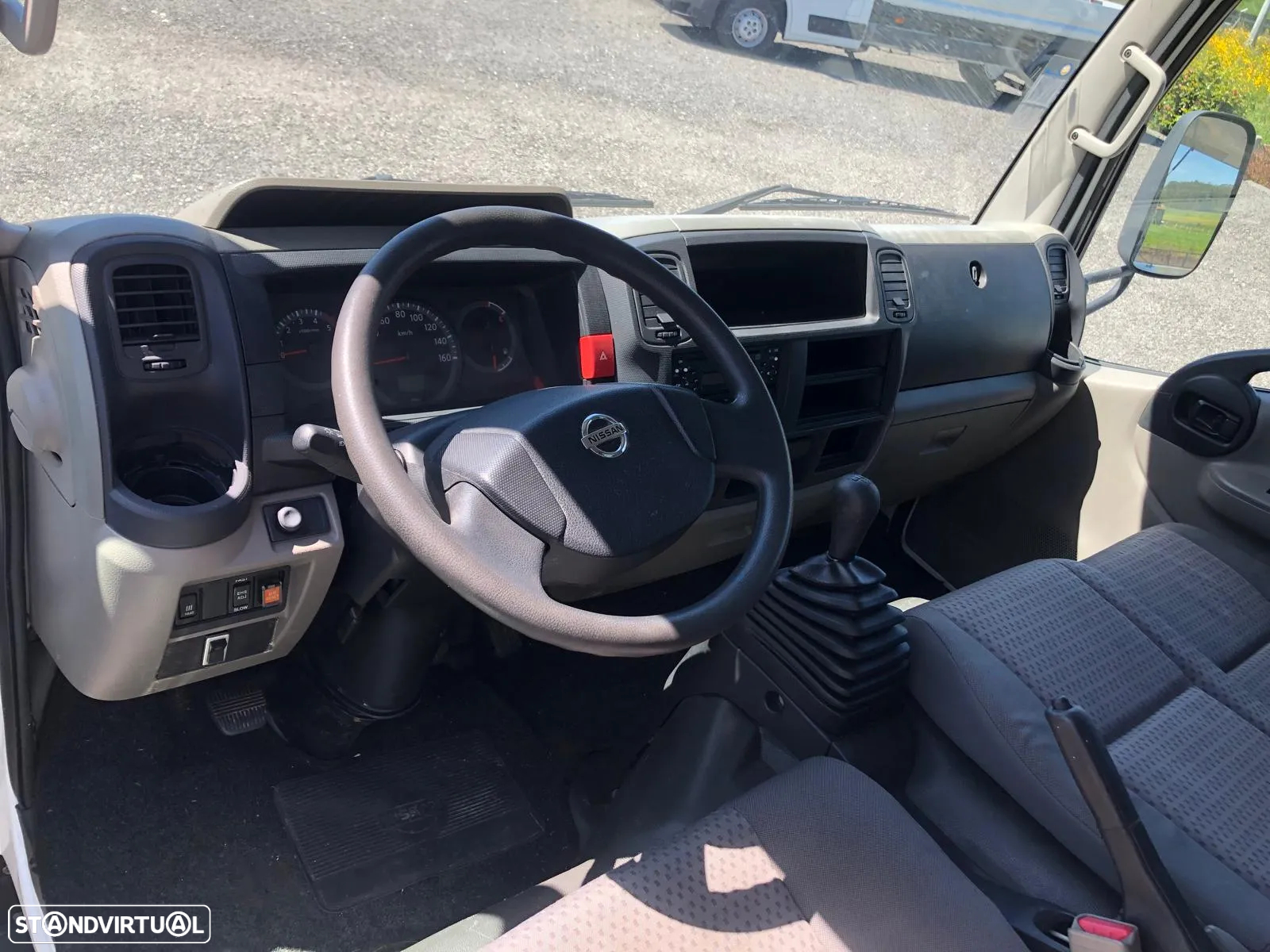 Nissan Cabstar Grill - 7