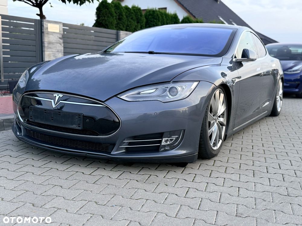 Tesla Model S Performance - 2