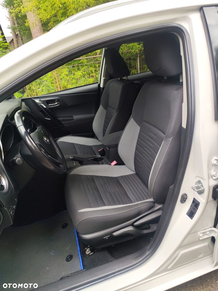 Toyota Auris - 10