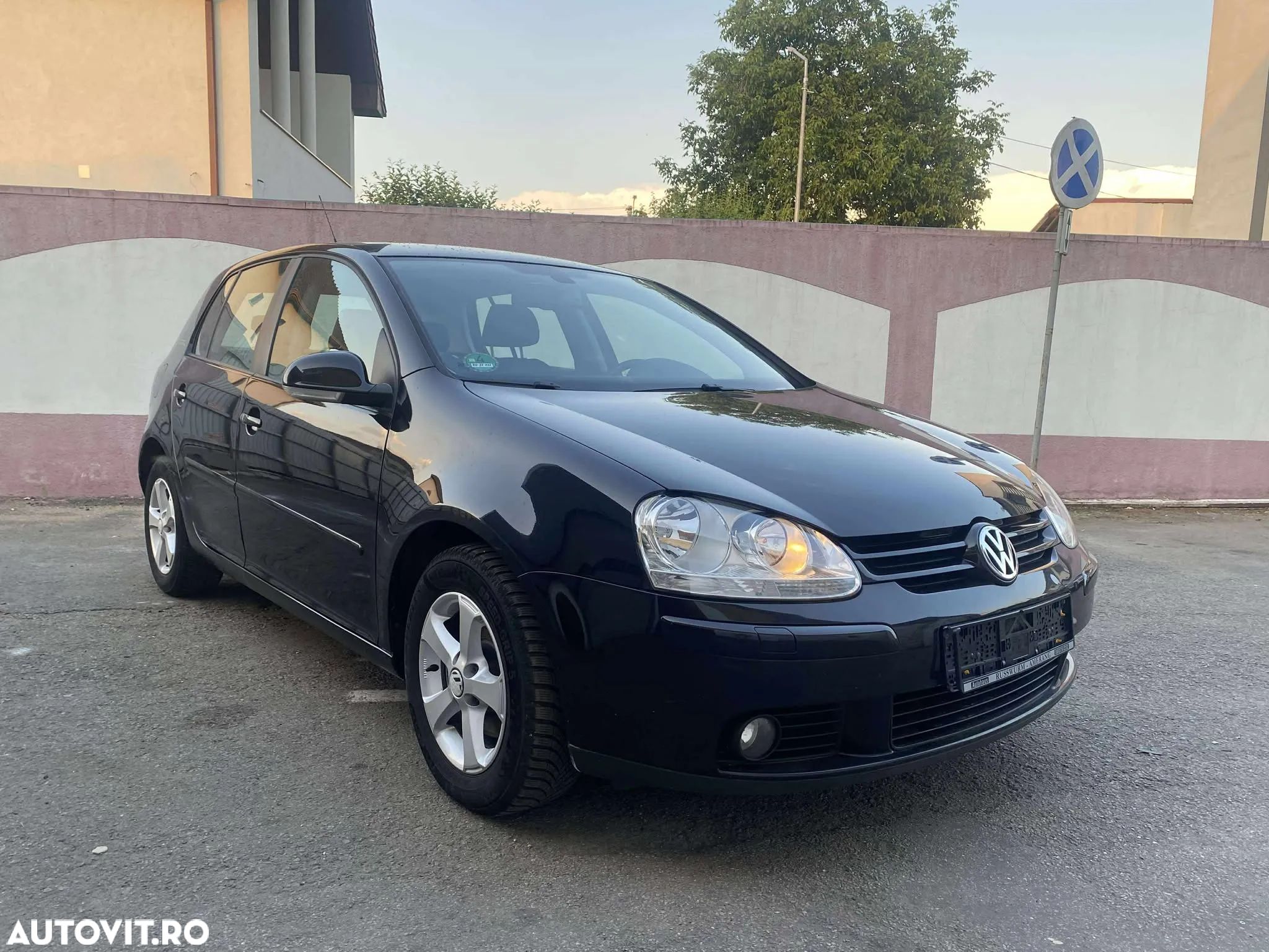Volkswagen Golf 1.6 FSI Goal - 1