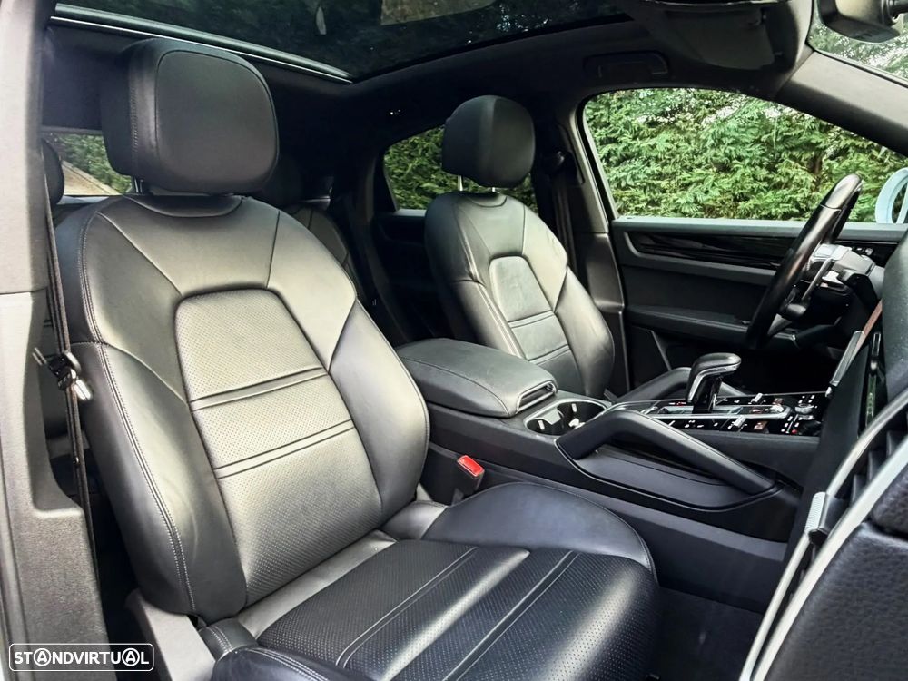 Porsche Cayenne E-Hybrid Tiptronic S Black Edition - 16