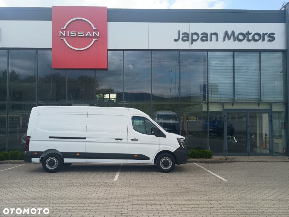 Nissan Interstar - 2