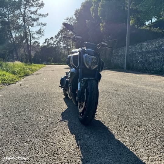 Ducati Diavel V4 - 4