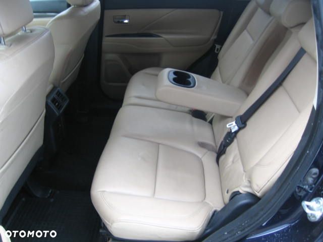 Mitsubishi Outlander 2.0 Intense + SDA 4WD CVT - 32
