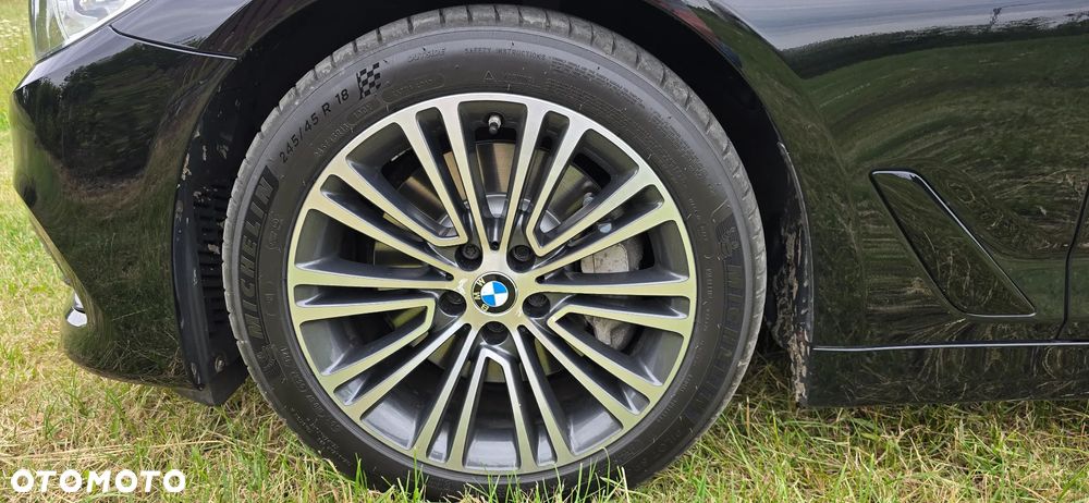 BMW Seria 5 530i GPF xDrive Sport Line sport - 18