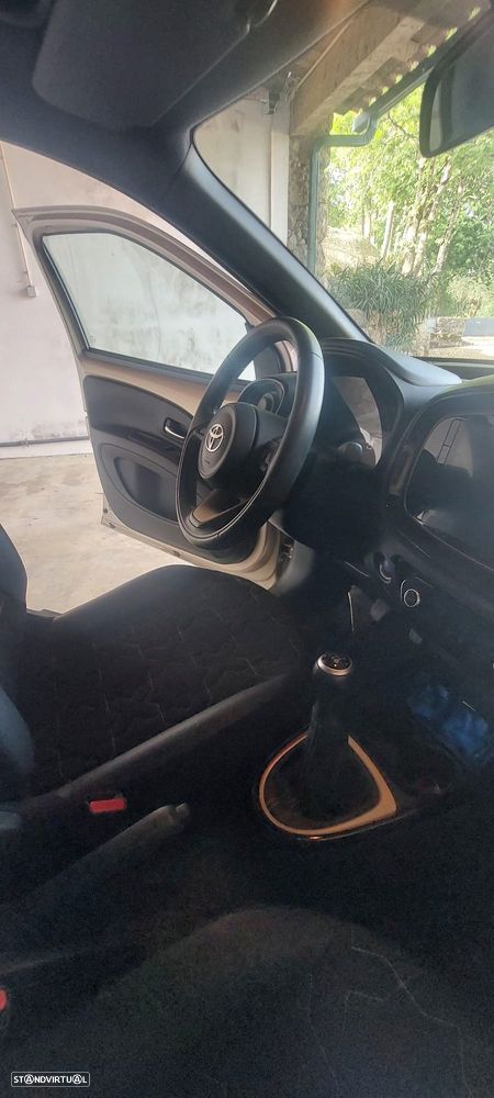 Toyota Aygo X 1.0 Envy - 11