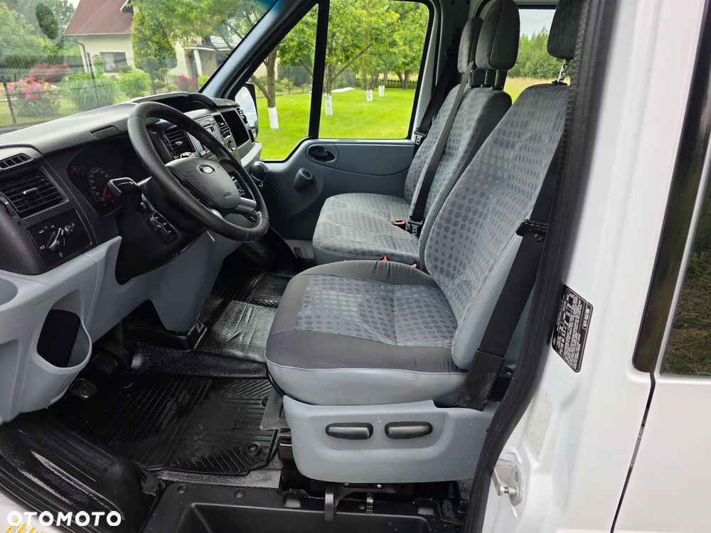 Ford Transit 2.2 TDCI 6 osobowy - 11