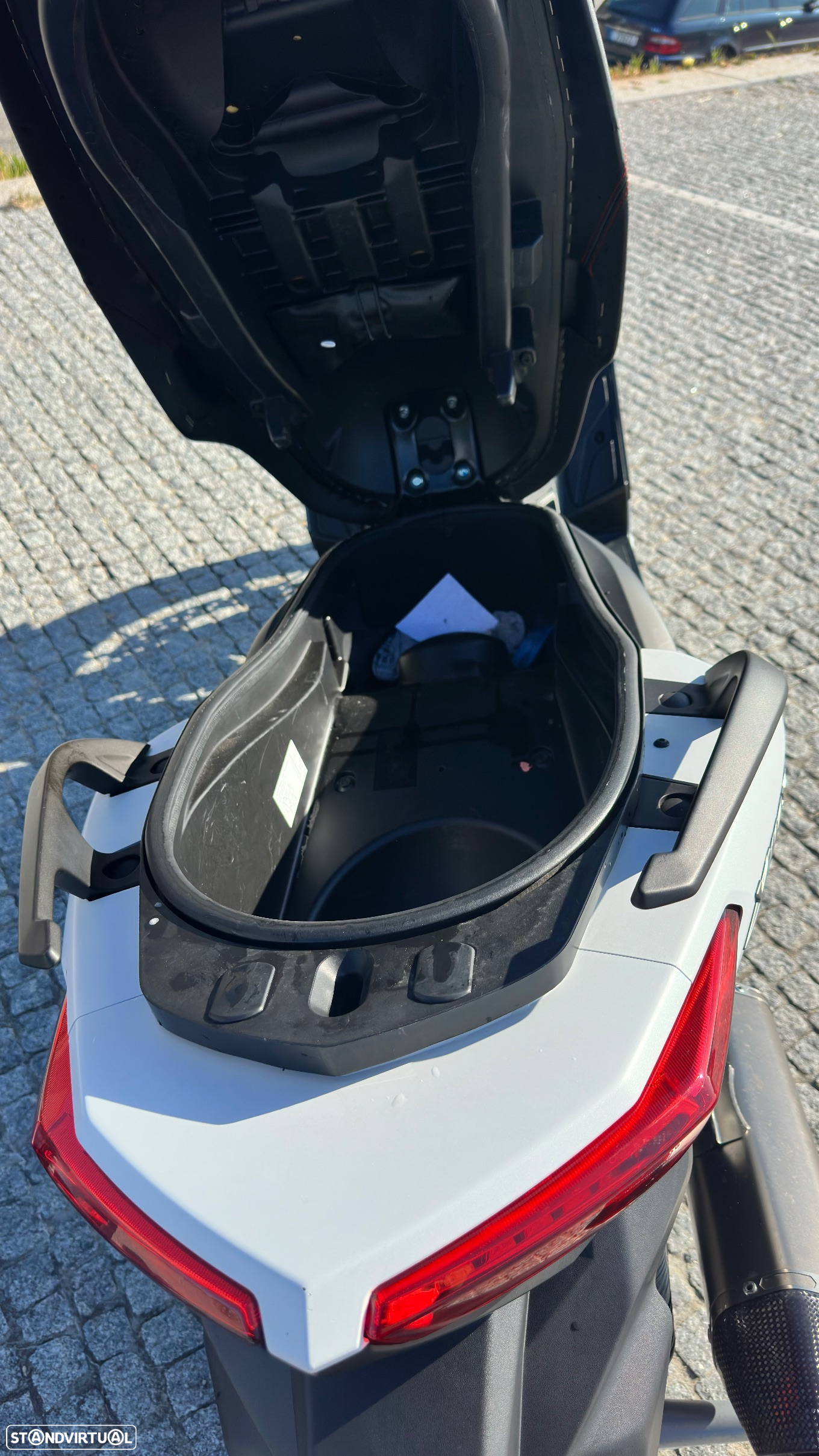 Yamaha X-Max - 12