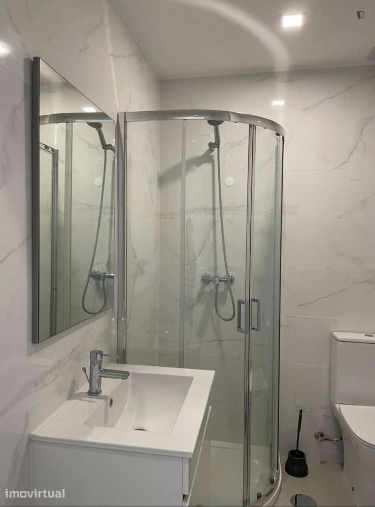 Quarto - localizado em Sé de Braga e São Lázaro Braga - Grande imagem: 3/12