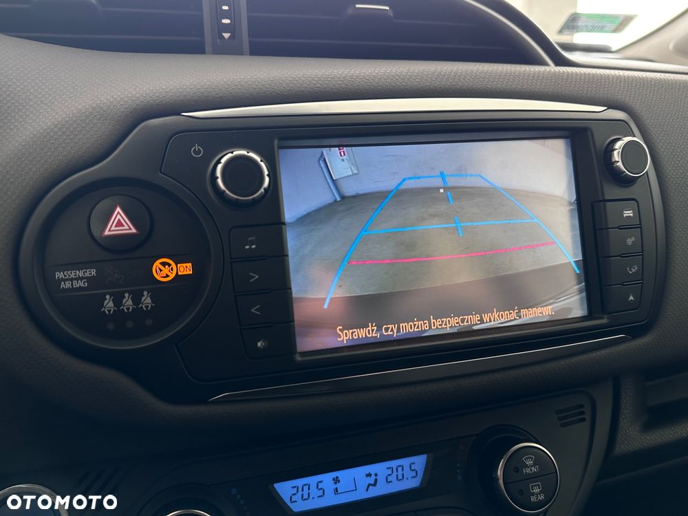 Toyota Yaris Hybrid 100 Premium EU6 - 22