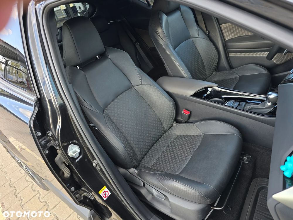 Toyota C-HR 2.0 Hybrid Executive - 19