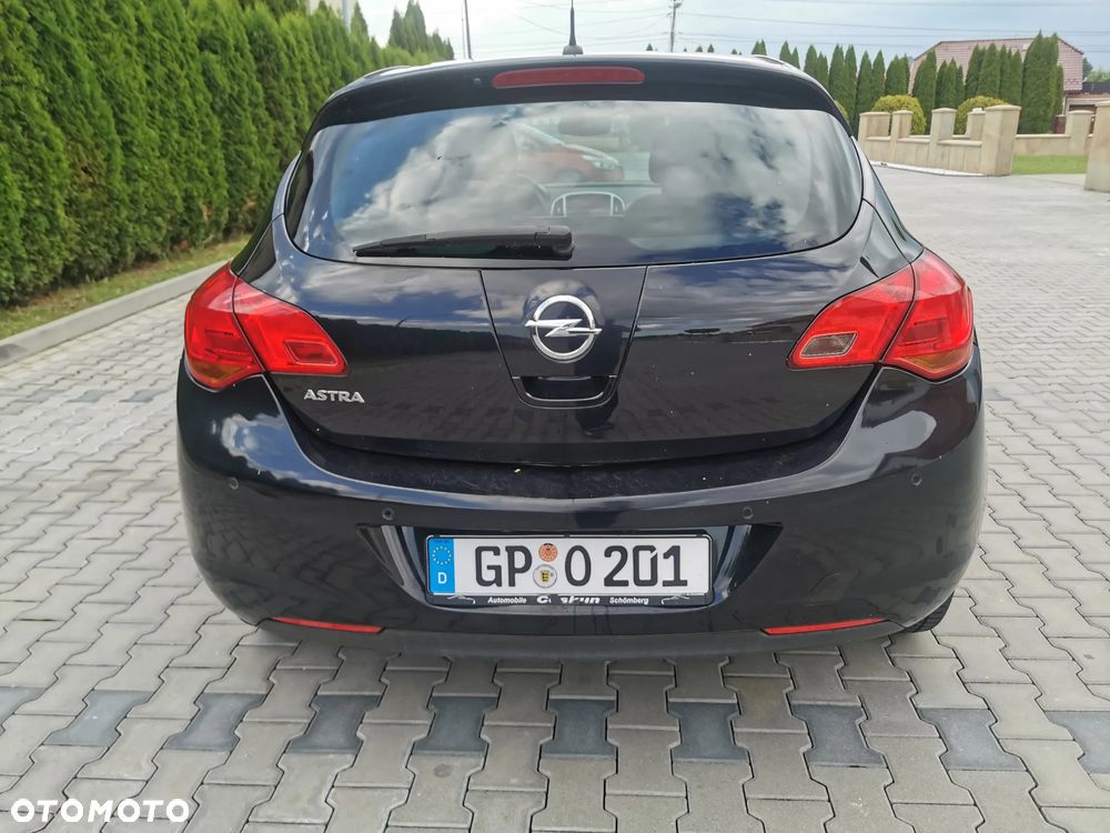Opel Astra 2011 photo 5