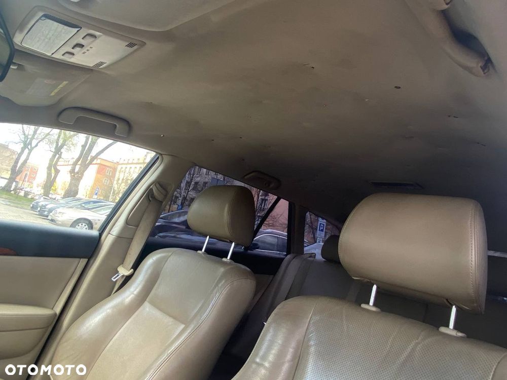 Toyota Avensis 2.0 D-4D - 10