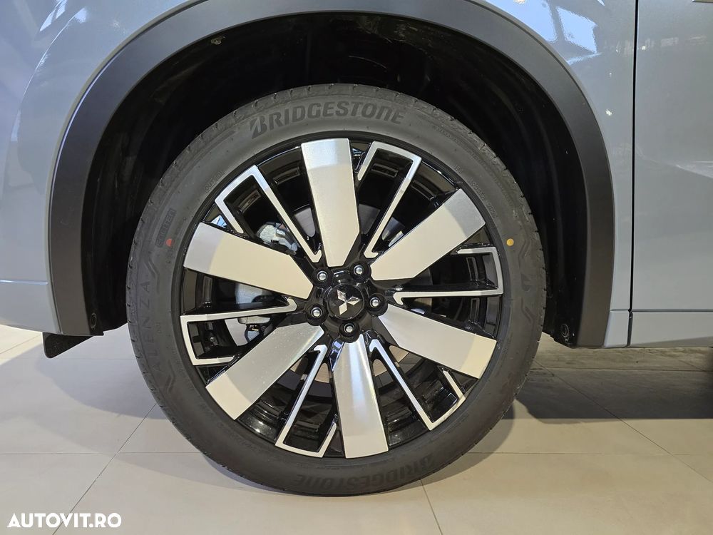 Mitsubishi Outlander - 14